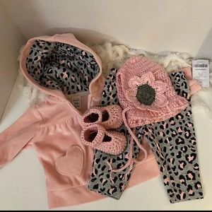 Baby outfit with matching crochet bonnet and booties